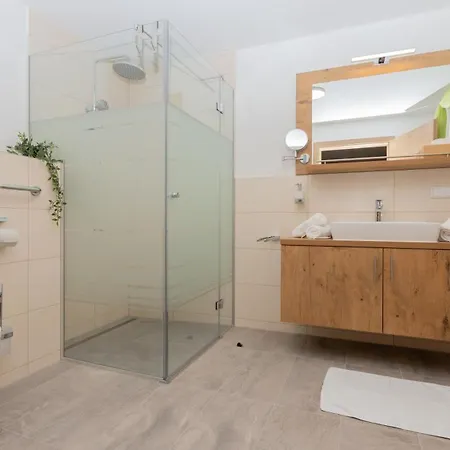 Schoenfelderhof * Schonfeld im Marchfeld