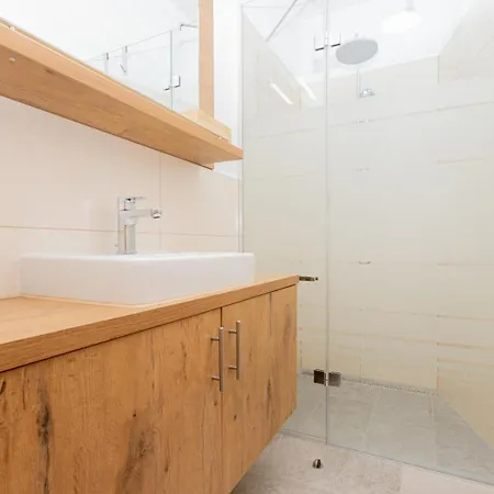 Schoenfelderhof Homestay *