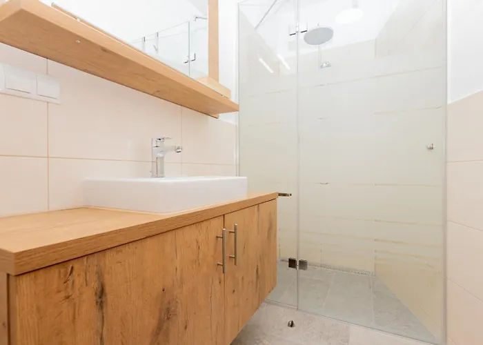 Schoenfelderhof Homestay *