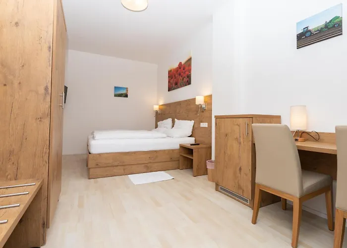 Schoenfelderhof Homestay Schonfeld im Marchfeld